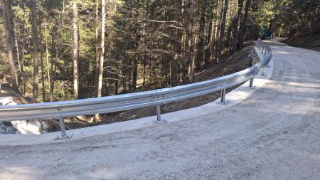 Gozdna cesta Žirovnikov križ Kadižev mlin slike 24. 3. 2025 (2)